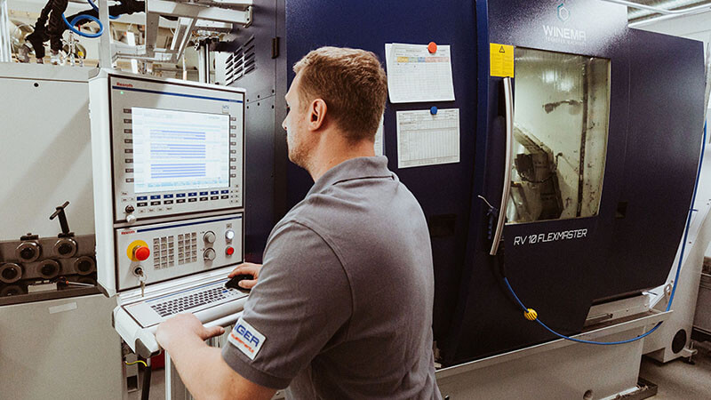 Our CNC automatic lathes offer optimal manufacturing solutions for your small and very small parts. Our CNC automatic lathes offer optimal manufacturing solutions for your small and very small parts.